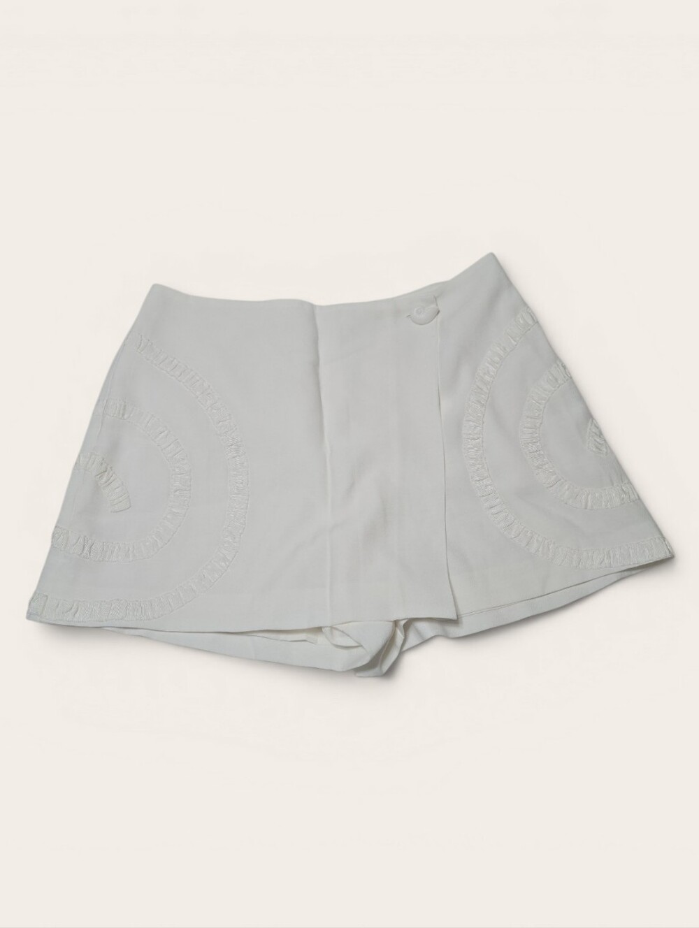 Size 8 ANTONIO MELANI White Embroidered Skort